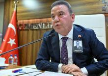 Muhittin Böcek 'acil olarak' hastaneye götürüldü