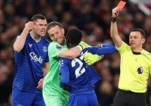 Takım arkadaşına tokat atmanın bedelini ağır ödedi!