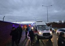 Kaygan zemin affetmedi! İki araç birbirine girdi: 6 yaralı