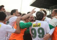 Efsane takım deplasmanda lideri devirdi! Zirvede fark 1'e düştü