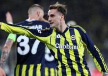 Galatasaray taraftarından Kerem Aktürkoğlu'na 'Dolar' göndermesi