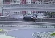 Otomobilin taklalar attığı o anlar saniye saniye kamerada