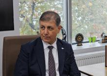 İzmir'de çıplak ayaklı eylem kabusu! Tugay'dan tepki çeken yorum