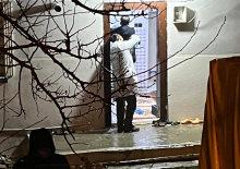 Eşini ve bacanağını tabancayla öldürdü