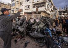  İsrail'in Gazze'de bir araca düzenlediği hava saldırısında 4 Filistinli şehit oldu