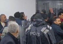 Protokol tribünü karıştı: 'Sehpa' tehdidine jet hızıyla cevap!