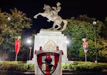 Yunan takımı gelecek diye sabaha kadar Atatürk Anıtı'nda nöbet tuttular