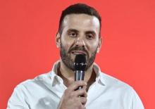 Yunan vekil gazeteci d&ouml;vd&uuml;