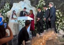 Eski Fenerbah&ccedil;eli d&uuml;nyaevine girdi! &Uuml;&ccedil; G.Saraylı yıldız nikah şahidi oldu