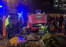 Polisten ka&ccedil;an otomobil takla attı: Biri ağır 3 yaralı