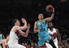 Fenerbah&ccedil;e Beko zorlu deplasmanda 108 sayı atarak kazandı