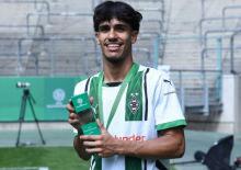 Fenerbah&ccedil;e ve Galatasaray'ın istediği 17 yaşındaki yıldız kararını verdi