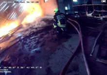 Narenciye fabrikasında &ccedil;ıkan yangına, &ccedil;ok sayıda ekip m&uuml;dahale etti