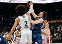 Anadolu Efes evinde 5 sayıyla kaybetti