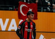 Dortmund'u ellerinden ka&ccedil;ırdılar! 6 goll&uuml; ma&ccedil;a milli yıldız damga vurdu