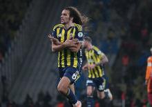 İlk ma&ccedil;, ilk derbi, ilk gol... Yeni transfer kupayı getirdi