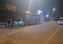 İstanbul'da otomobil ile &ouml;zel halk otob&uuml;s&uuml; &ccedil;arpıştı