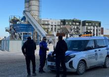 Kanalizasyon hattına beton d&ouml;ken firmanın faaliyetleri durduruldu