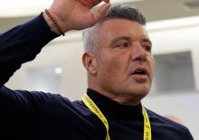 Sadettin Saran galibiyet sonrası soyunma odasına indi: Siz benim ailemsiniz