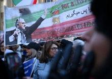 S&uuml;rg&uuml;ndeki Pehlevi'den Trump &ouml;vg&uuml;s&uuml; ve sokağa &ccedil;ağrı: İran'da kaos senaryosu derinleşiyor