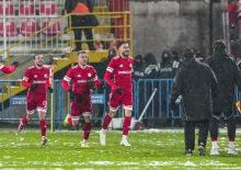 1. Lig'de alt sıralar karıştı: K&uuml;me d&uuml;şme hattındaki takım 5-0 kazandı