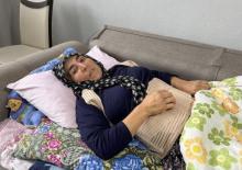 Yeğenini kurtarmak isteyen 57 yaşındaki kadına 5 kişi meydan dayağı &ccedil;ekti