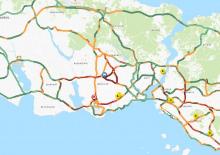 Kar yağdı, İstanbul'da trafik y&uuml;zde 80'e &ccedil;ıktı
