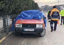 Karab&uuml;k'te park halindeki ara&ccedil;ta sır &ouml;l&uuml;m