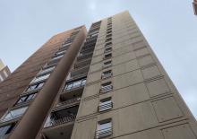 Kiralamak i&ccedil;in baktığı 17'nci kattaki dairenin balkonundan d&uuml;ş&uuml;p &ouml;ld&uuml;