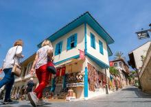 Yerli turistler ge&ccedil;en yılın &uuml;&ccedil;&uuml;nc&uuml; &ccedil;eyreğinde 276 milyar lira harcama yaptı