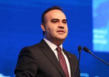 Bakan Kacır'dan "geleceğin teknoloji yıldızları"na &ccedil;ağrı