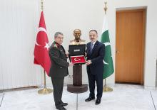 Genelkurmay Başkanı Orgeneral Bayraktaroğlu, Pakistan&rsquo;da