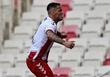 Bir imza her şeyi değiştirdi! 1. Lig'in en değerli futbolcusu oldu