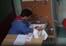 Cani hemşire bir bebeği daha darbetmiş!