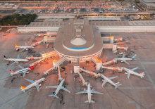 T&uuml;rkiye'de ge&ccedil;en ay hava yollarında 17,8 milyon kişiye hizmet verildi