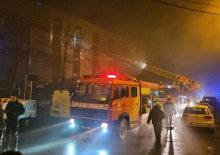 İş hanında yangın paniği. Mahsur kalan 11 kişiyi itfaiye kurtardı