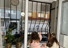 &Ccedil;&ouml;p kamyonu şof&ouml;r&uuml; ile 3 yaşındaki Ayşe'nin dostluk hik&acirc;yesi dikkat &ccedil;ekti