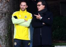 Fenerbah&ccedil;e antrenmanında Montella s&uuml;rprizi!