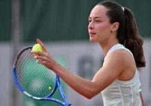 Milli sporcu ABD'li rakibini yendi! &Ccedil;eyrek finale y&uuml;kseldi