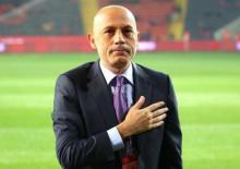 FIFA semineri i&ccedil;in gitmişti! C&uuml;neyt &Ccedil;akır Dubai'de mahsur kaldı