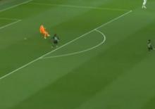 S&uuml;per Lig devinin istediği kaleci Şampiyonlar Ligi'nde takımını yaktı!