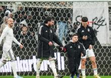 Beşiktaş'tan b&uuml;y&uuml;k jest! L&ouml;semiyi yenen minik &Ouml;mer'in hayalleri ger&ccedil;ek oldu