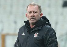 Fenerbah&ccedil;e derbisi &ouml;ncesi Beşiktaş'a k&ouml;t&uuml; haber!