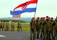 Savaş Avrupa &uuml;lkesini vurdu! Petrol satışı kısıtlandı! Askerler g&ouml;revlendirildi