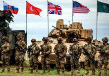 Sınırda sıcak saatler! NATO'dan son dakika kararı! Komşu &uuml;lkede hareketlilik