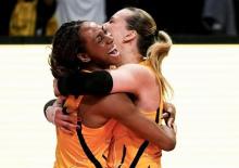 VakıfBank Şampiyonlar Ligi'nde D&ouml;rtl&uuml; Final'e y&uuml;kseldi