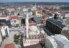 İl&ccedil;eyi &ouml;nce &uuml;zen sonra sevindiren haber: 46 yıllık cami yıkılıyor