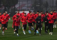 Milli Takım antrenmanında Serdal Adalı s&uuml;rprizi