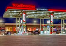 Petrol devinden Orta Doğu kararı! 4 &uuml;lkeden binlerce personeli tahliye ettiler