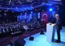 Turizmde tarihi sı&ccedil;rama! Bakan Ersoy Antalya'dan duyurdu: Gelirler y&uuml;zde 109 arttı